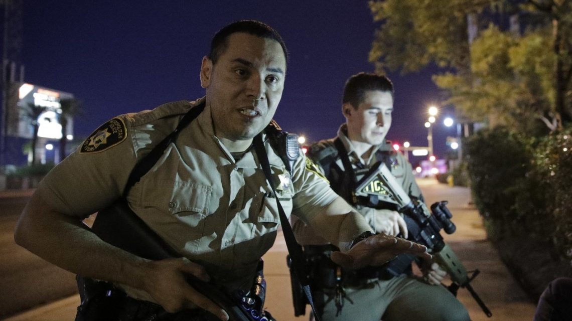 Maior ataque a tiros da história dos EUA mata 50 e deixa mais de 400 feridos em Las Vegas
