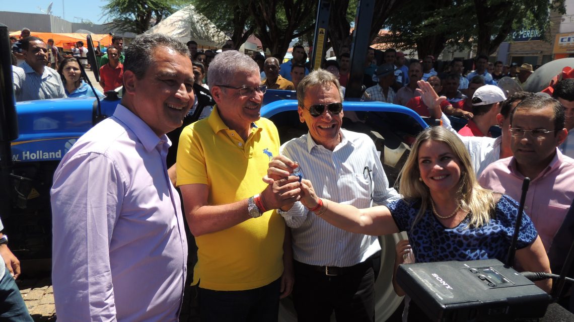 Dom Basílio faz festa para receber o governador do estado Rui Costa