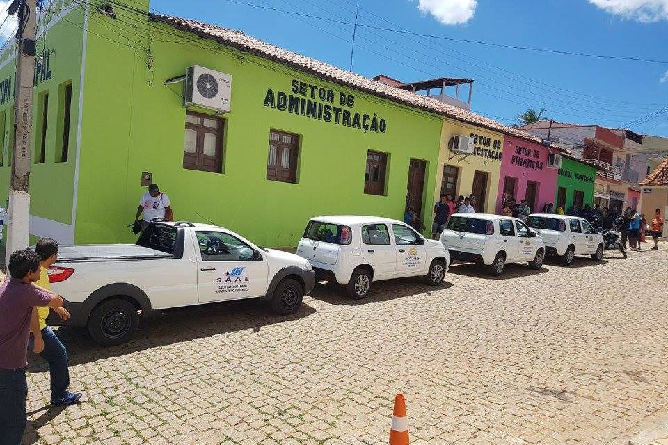 Prefeitura de Érico Cardoso fecha o ano com muitas realizações e a entrega de Novos Veículos