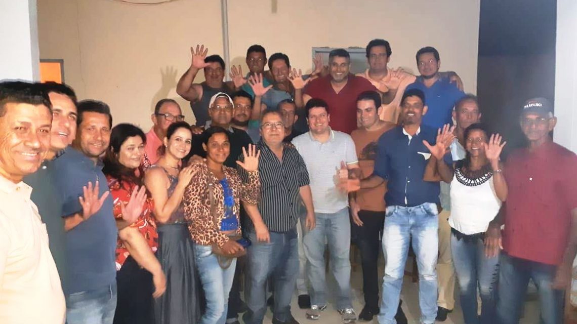 Reunião FORTALECE ainda mais GRUPO POLÍTICO liderado por DR. PAULO e HUGO MENDONÇA em CATURAMA