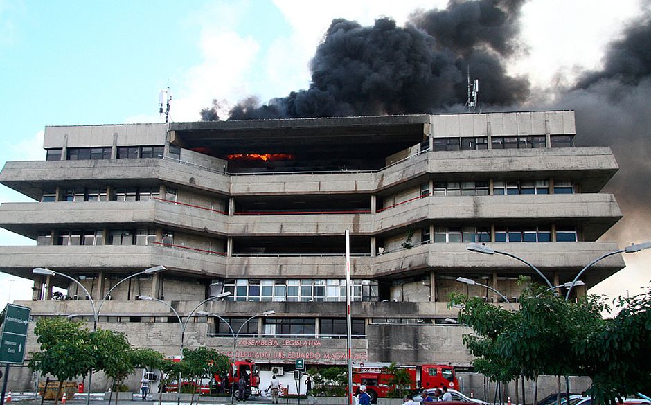 Polícia Civil investigará incêndio na Assembleia Legislativa da Bahia – Fogo atingiu setor financeiro