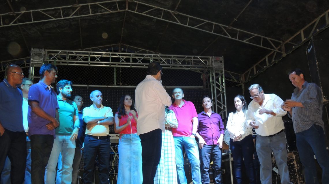 Governo Municipal entrega mais uma quadra poliesportiva na área rural de Érico Cardoso