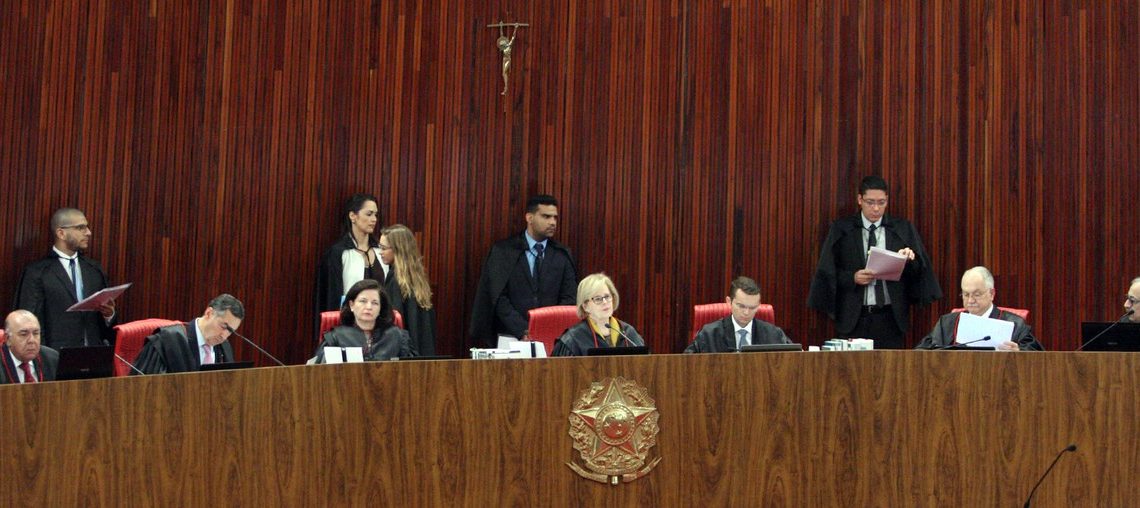 Tribunal Superior Eleitoral rejeita a candidatura de Lula a presidente