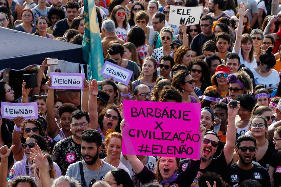 PROTESTOS contra BOLSONARO reúnem MILHARES no BRASIL e no EXTERIOR