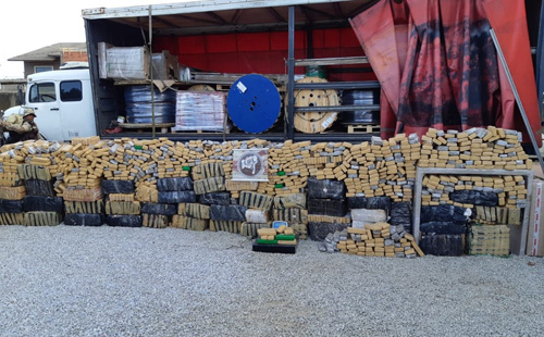 Traficante suspeito de receber quase duas toneladas de maconha é baleado em troca de tiros com a Caesg