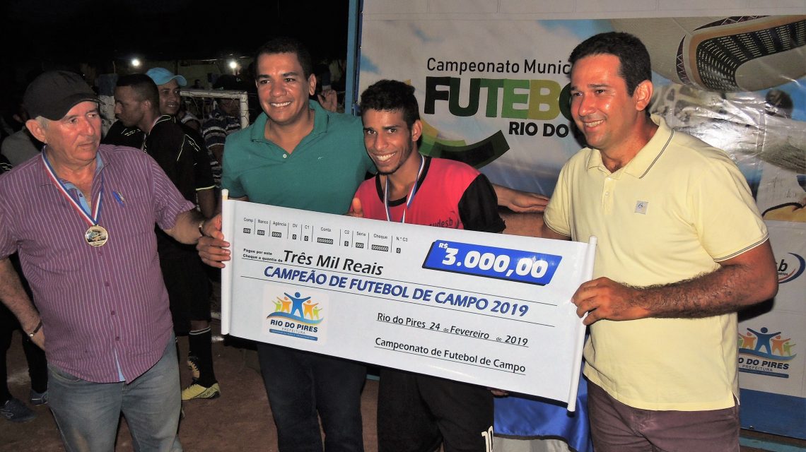 Prefeito de Rio do Pires prestigiou a final do Campeonato Municipal de Futebol de Campo